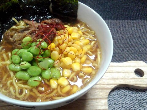 牛バラ焼肉と枝豆 コーンの牛だし胡麻醤油ラーメン レシピ 作り方 By かんたんれぴこ 楽天レシピ
